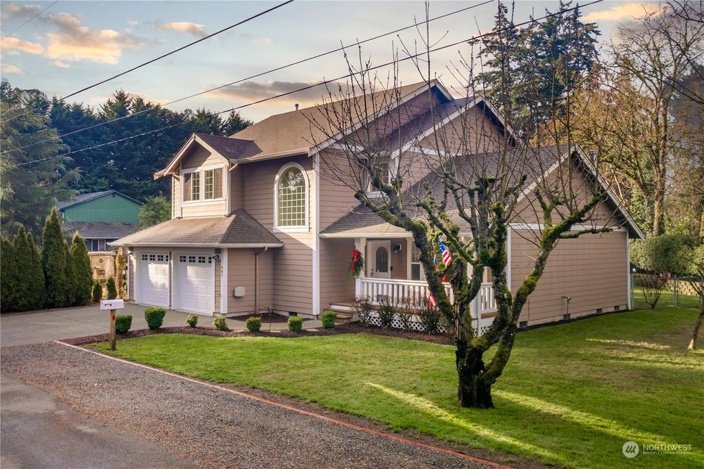 Photo of 507 7th Avenue, Milton, WA 98354 (MLS # 2024957)