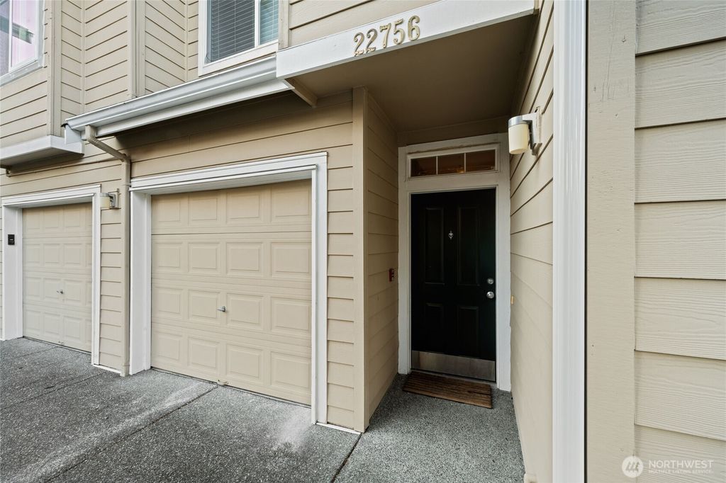 Photo of 22756 SE 13th Lane #C6, Sammamish, WA 98075 (MLS # 2379403)