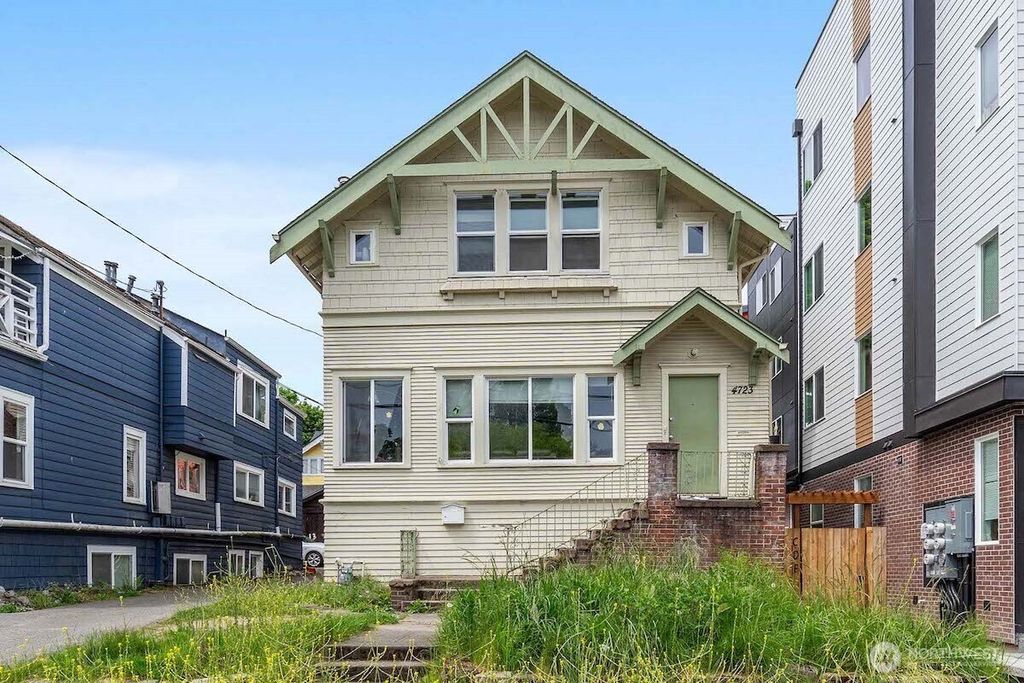 Photo of 4723 21st Ave Ave NE, Seattle, WA 98105 (MLS # 2376143)