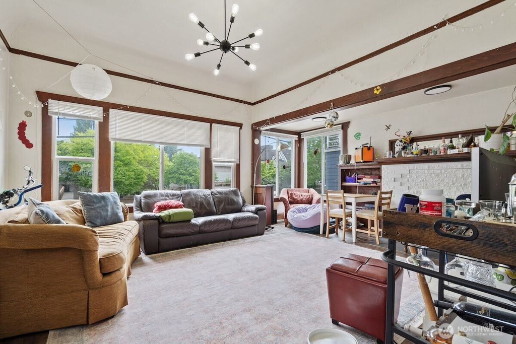 Photo of 4723 21st Ave Ave NE, Seattle, WA 98105 (MLS # 2376143)