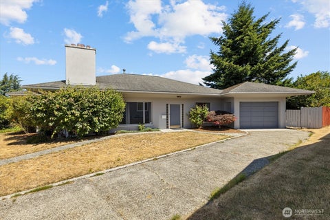 Photo of 5025 Wilmington Avenue, Everett, WA 98203 (MLS # 2558872)