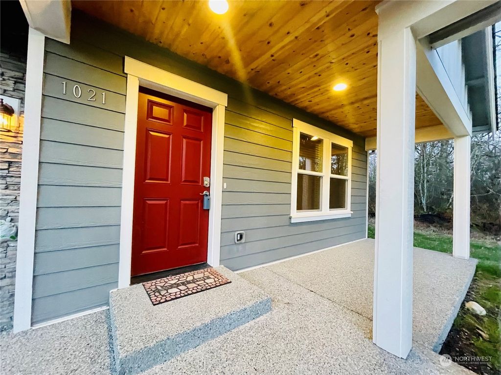 Photo of 1021 154th Street NW, Marysville, WA 98271 (MLS # 2027124)