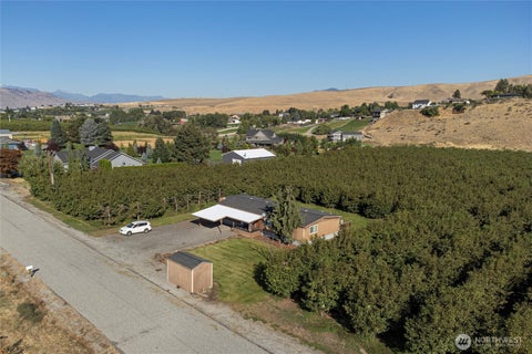 Photo of 2931 5th Street NE, East Wenatchee, WA 98802 (MLS # 2585251)