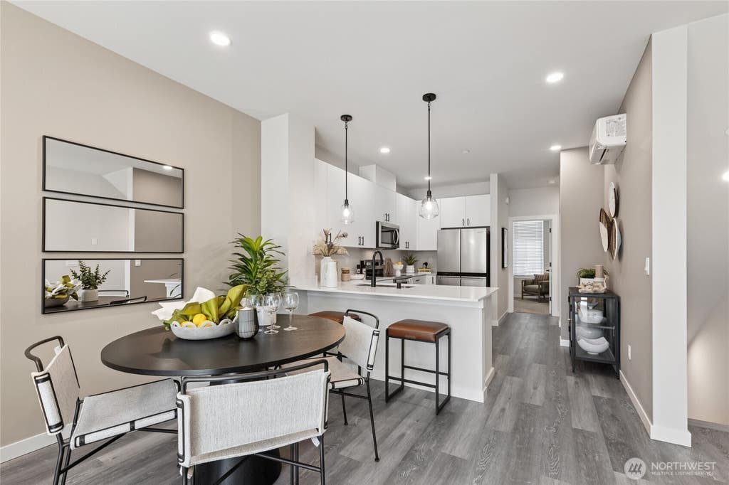 Photo of 16202 Manor Way #D3, Lynnwood, WA 98087 (MLS # 2571447)