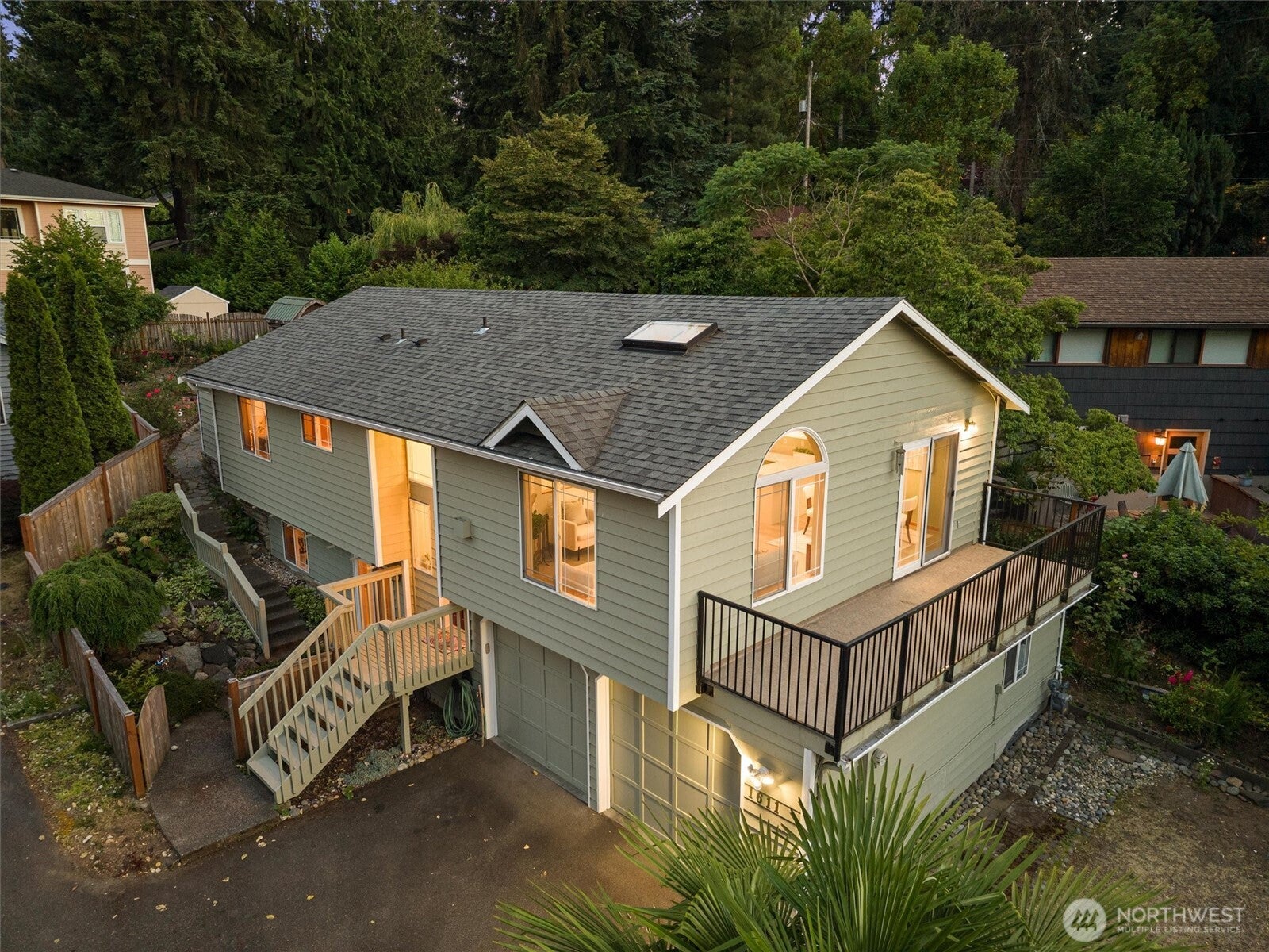 1611 NE Perkins