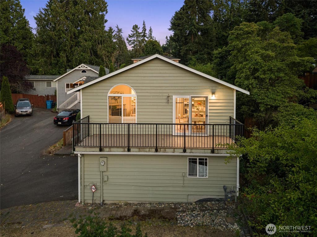 Photo of 1611 NE Perkins, Shoreline, WA 98155 (MLS # 2565657)