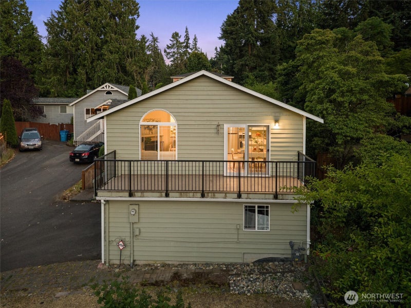 1611 NE Perkins
