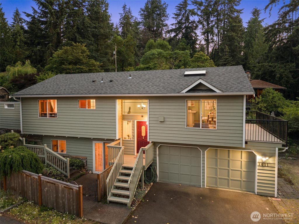 Photo of 1611 NE Perkins, Shoreline, WA 98155 (MLS # 2565657)
