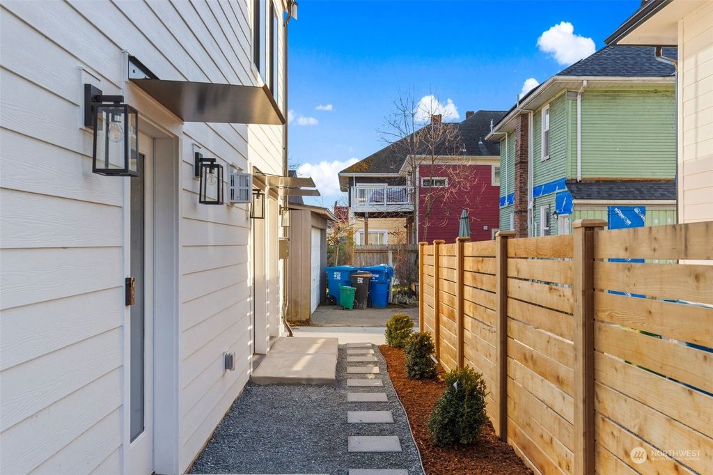 Photo of 128 28th Avenue, Seattle, WA 98122 (MLS # 2044522)