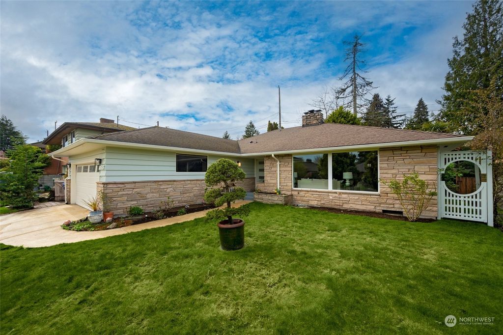 Photo of 10515 NW 11th Avenue, Seattle, WA 98177 (MLS # 2215016)