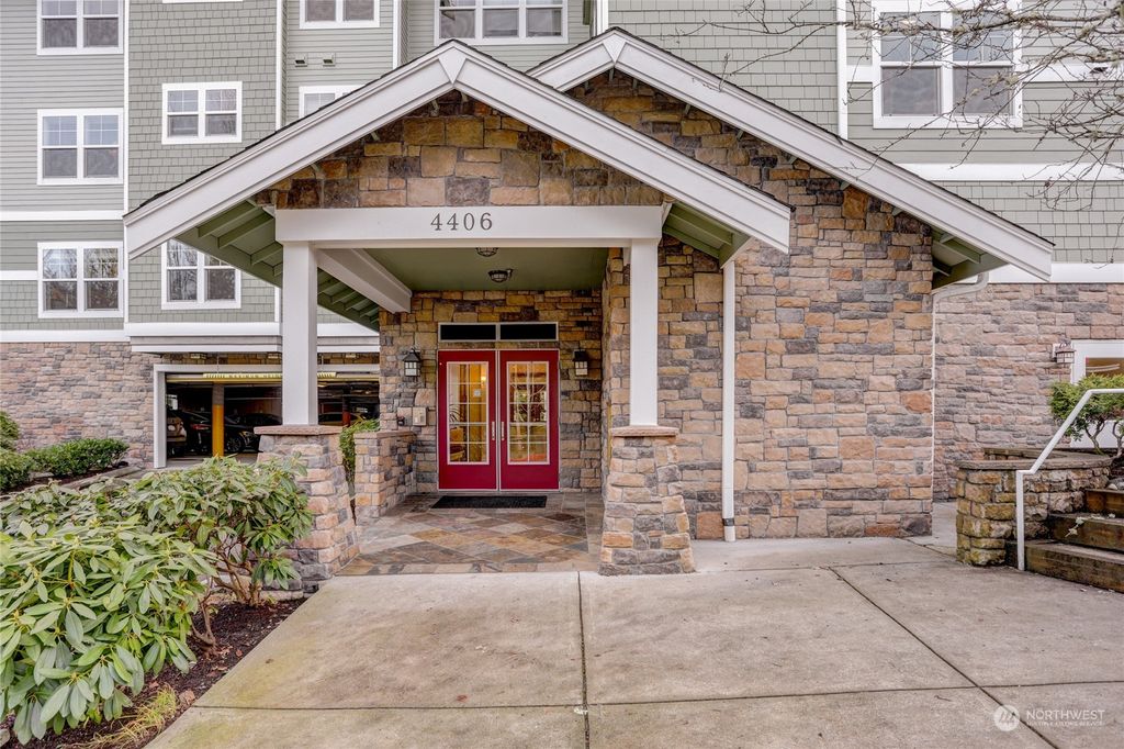 Photo of 4406 Providence Point Place SE #204, Issaquah, WA 98029 (MLS # 2025488)