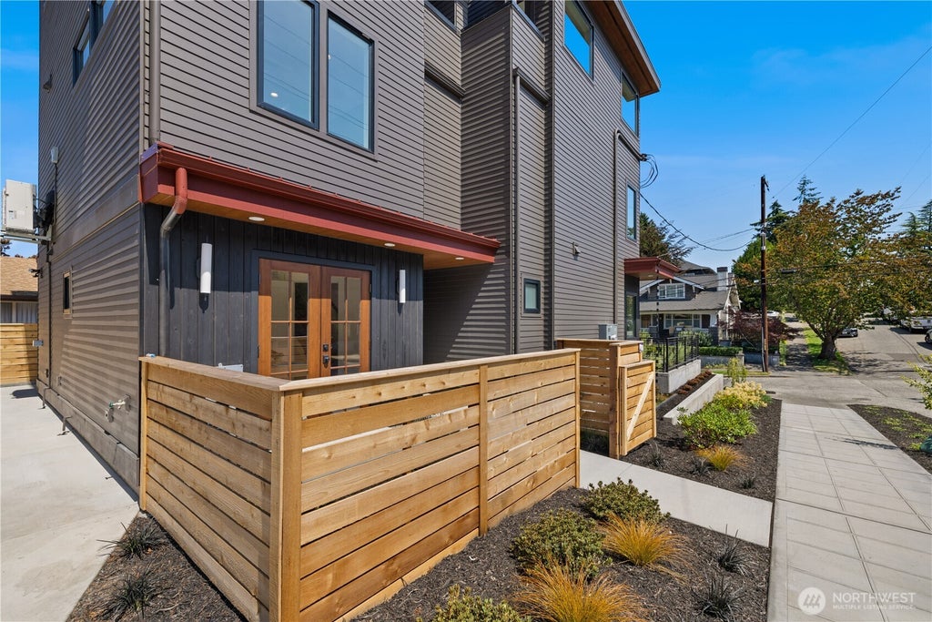 Photo of 270 Fulton Street, Seattle, WA 98109 (MLS # 2592454)