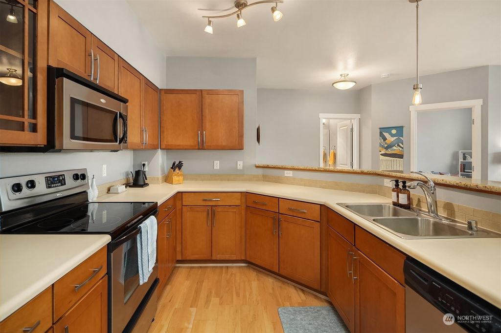 listing image 9361319506650878983