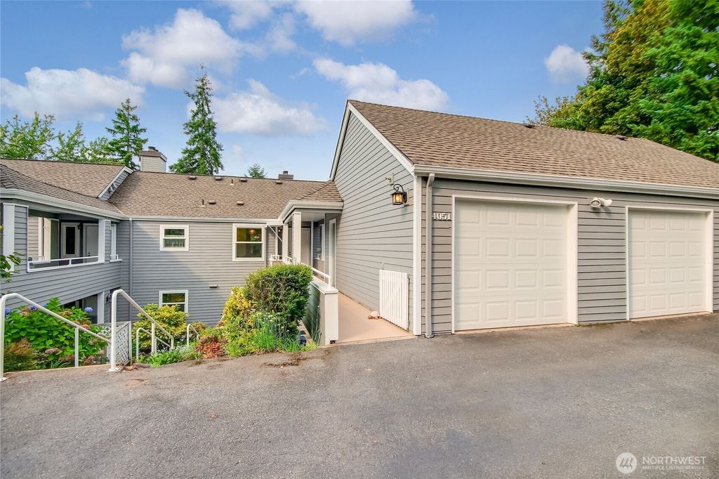 Photo of 4051 Providence Point Drive SE #2034, Issaquah, WA 98029 (MLS # 2425206)