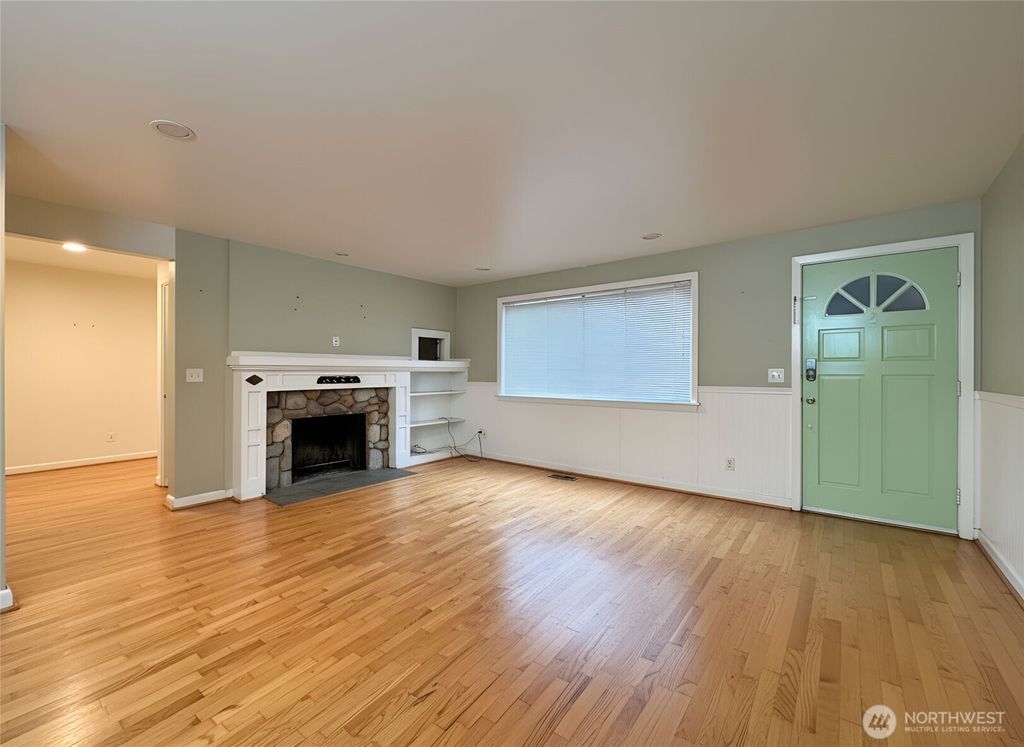 Photo of 4547 150th Ave Ave SE, Bellevue, WA 98006 (MLS # 2488128)