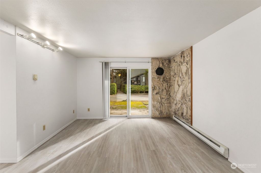 Photo of 14450 NE 31st Street #J105, Bellevue, WA 98007 (MLS # 2326868)