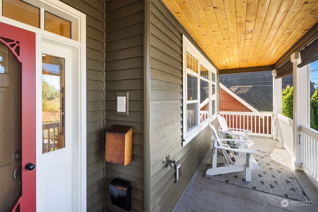 Photo of 6706 28th Avenue NW, Seattle, WA 98117 (MLS # 2297174)