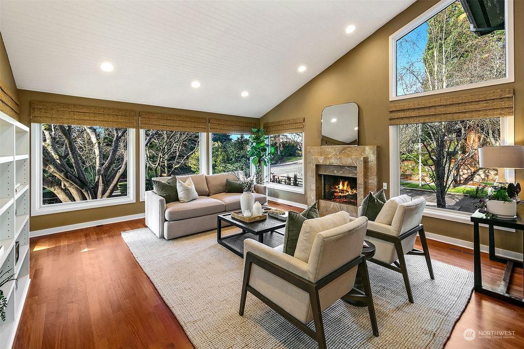 Photo of 3056 Magnolia Boulevard W, Seattle, WA 98199 (MLS # 2320625)