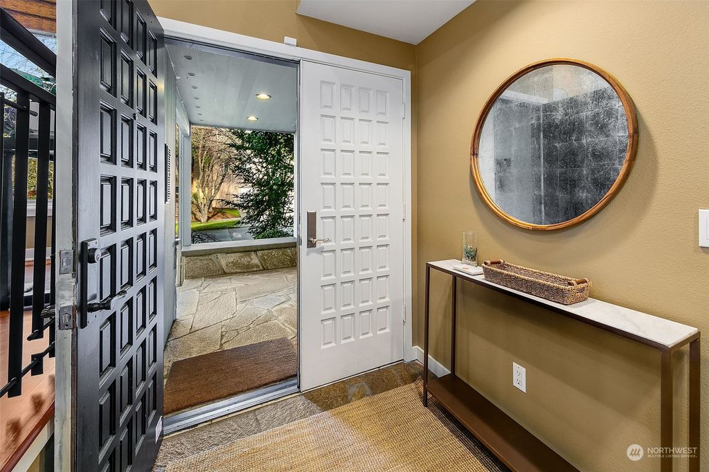 Photo of 3056 Magnolia Boulevard W, Seattle, WA 98199 (MLS # 2320625)
