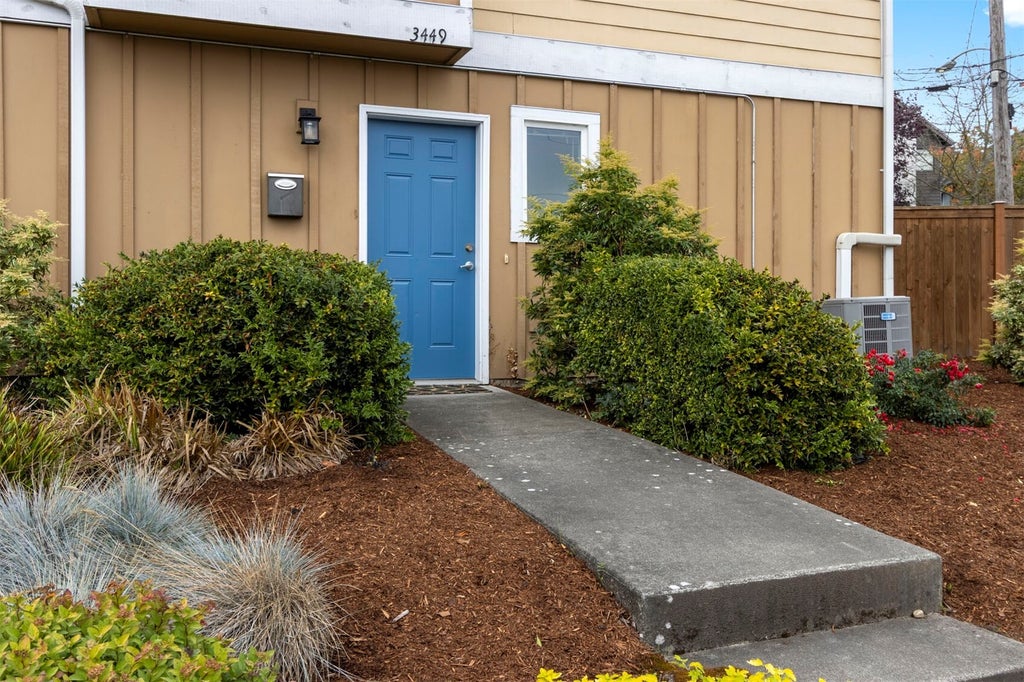 Photo of 3449 Gilman Avenue W, Seattle, WA 98199 (MLS # 2595141)