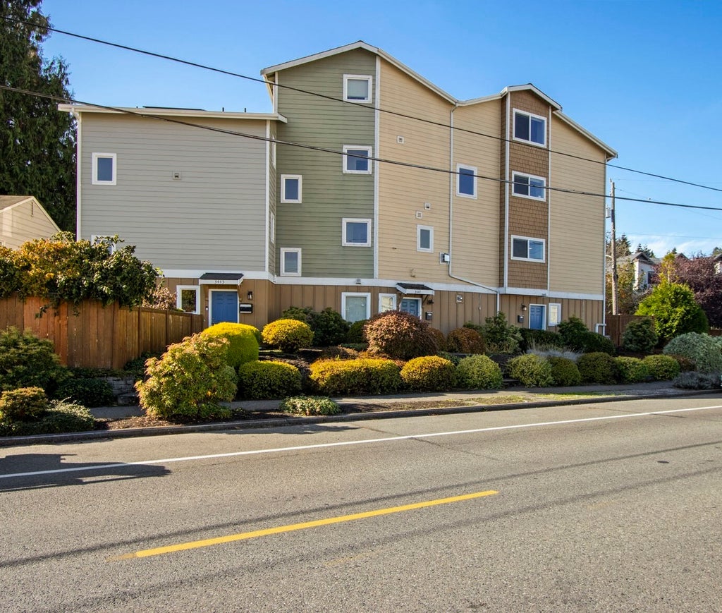 Photo of 3449 Gilman Avenue W, Seattle, WA 98199 (MLS # 2595141)
