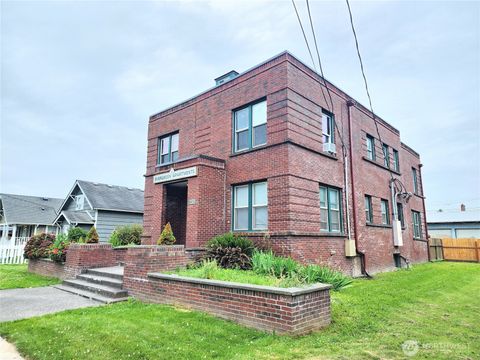 Photo of 1309 S 3rd Street #H, Mount Vernon, WA 98273 (MLS # 2463428)