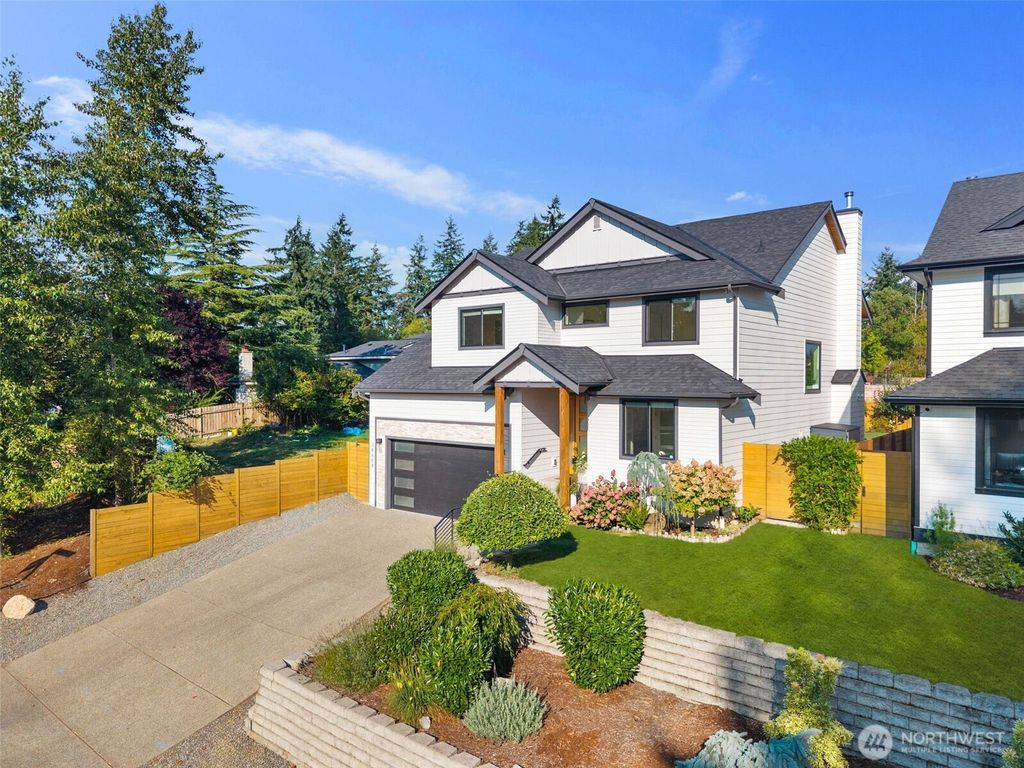 Photo of 34608 25 Avenue SW, Federal Way, WA 98023 (MLS # 2431903)