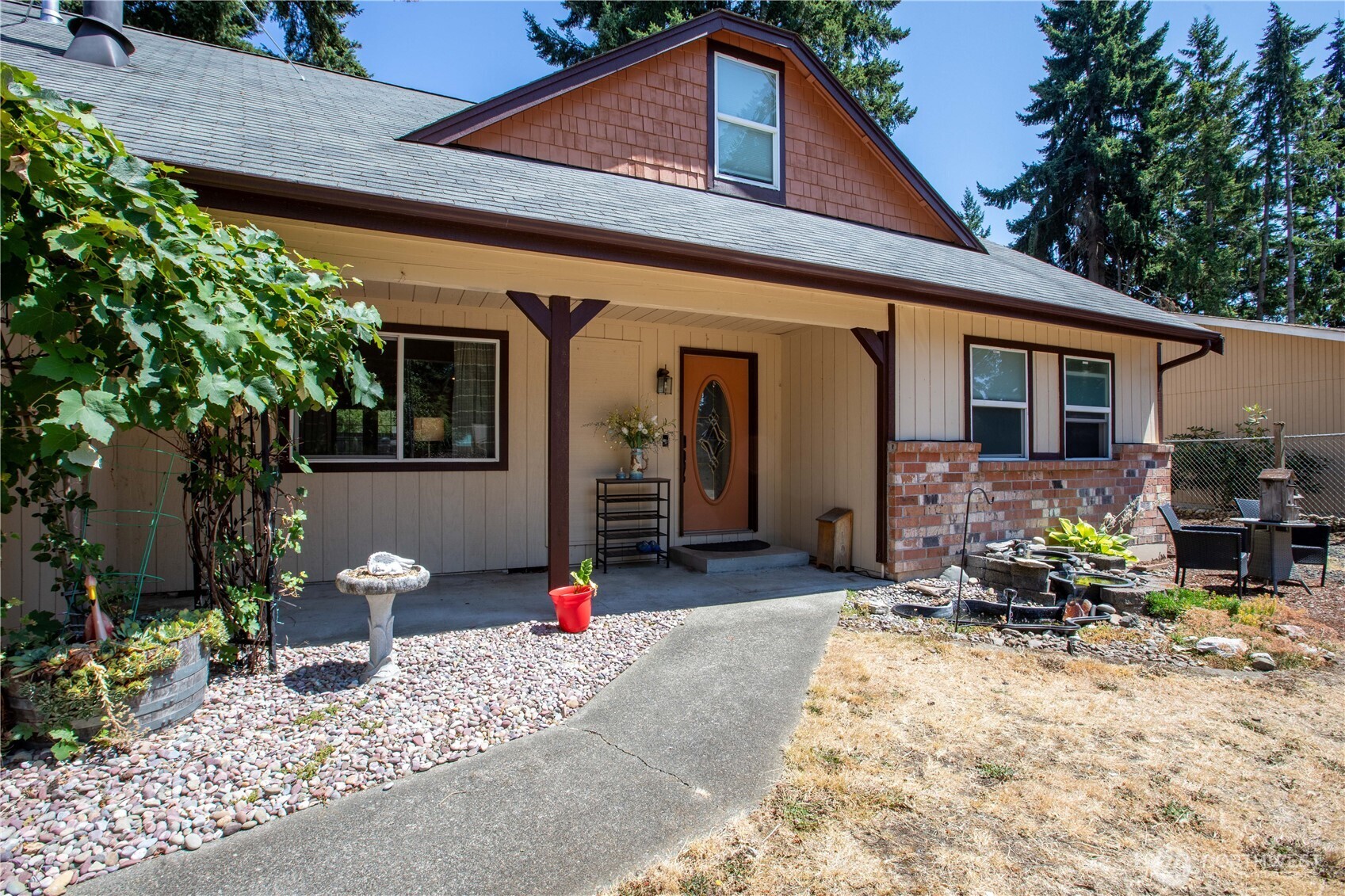 8133 Bicentennial Loop SE