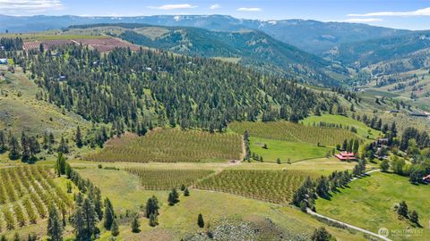 Photo of 712 Moonlit Lane, Wenatchee, WA 98801 (MLS # 2515550)