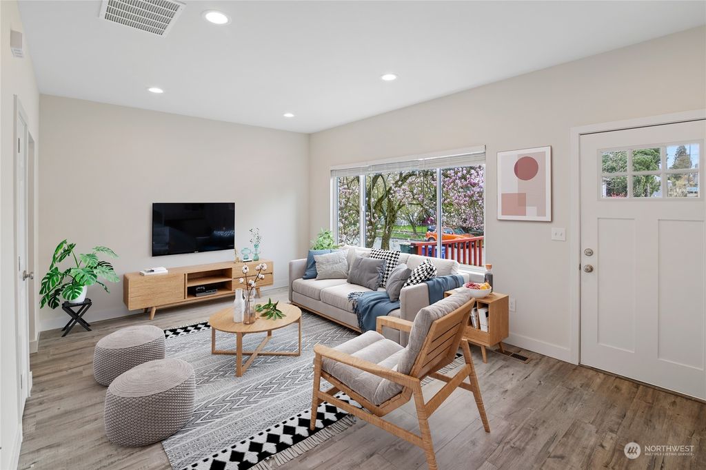 Photo of 8625 17th Avenue SW, Seattle, WA 98106 (MLS # 2066153)