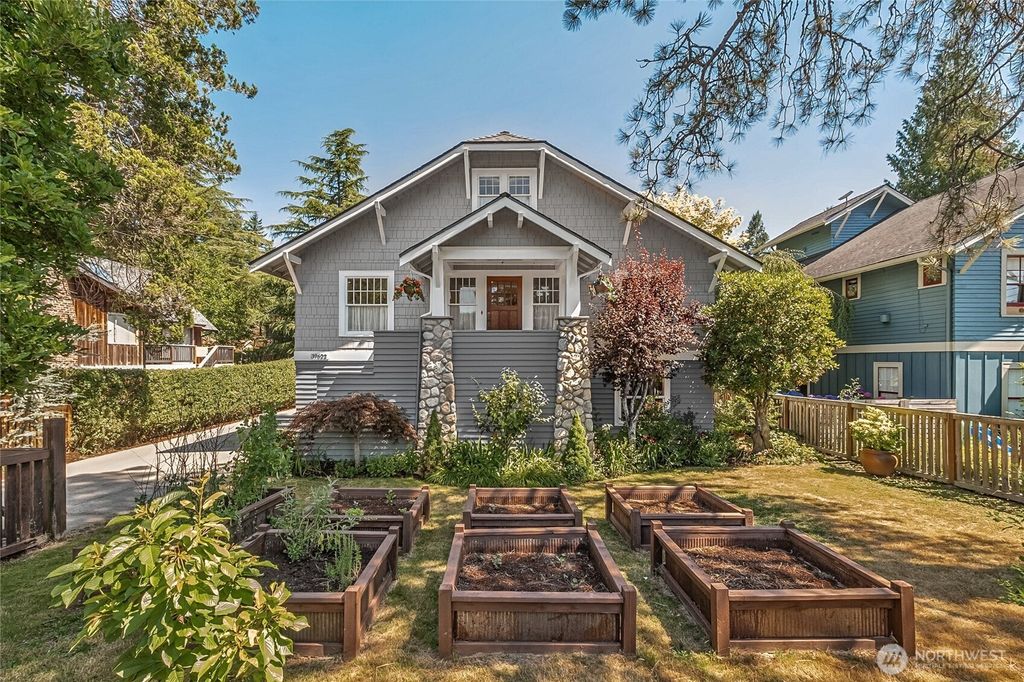 Photo of 39622 SE Park Street, Snoqualmie, WA 98065 (MLS # 2409288)