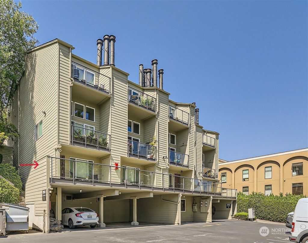 Photo of 2933 76th Avenue SE #11E, Mercer Island, WA 98040 (MLS # 2151250)
