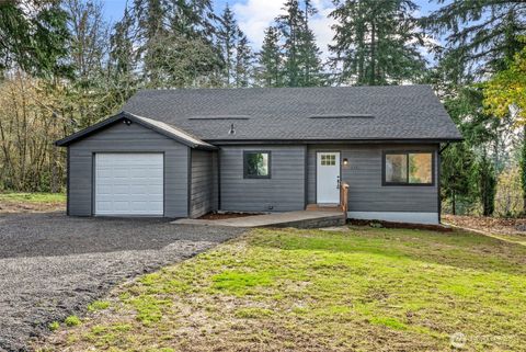 Photo of 235 Holcomb Spur Road, Kelso, WA 98626 (MLS # 2534792)