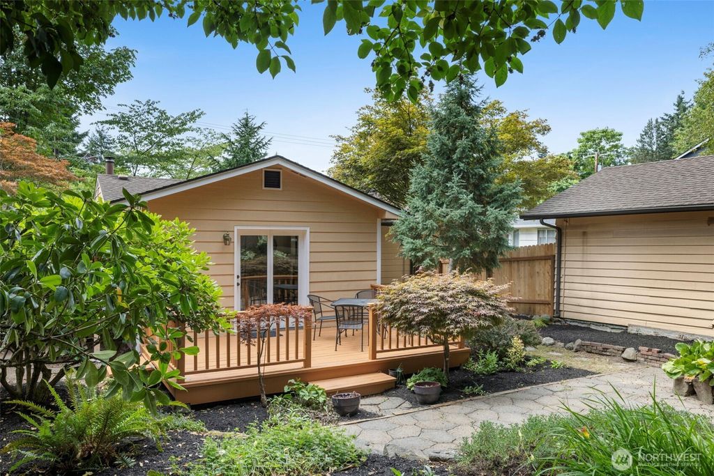 Photo of 11706 40th Ave NE Ave, Seattle, WA 98125 (MLS # 2407034)