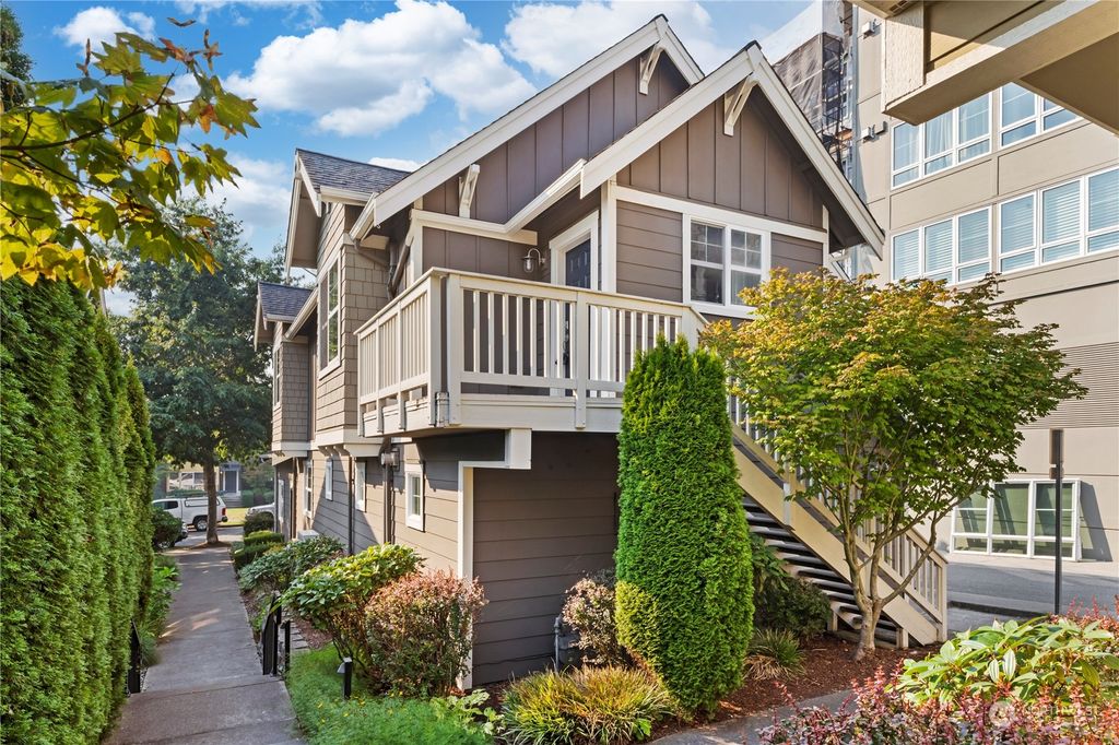 Photo of 2501 NE Jared Court, Issaquah, WA 98029 (MLS # 1998531)