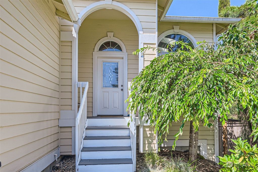 Photo of 4725 118th Place SE, Everett, WA 98208 (MLS # 2264596)