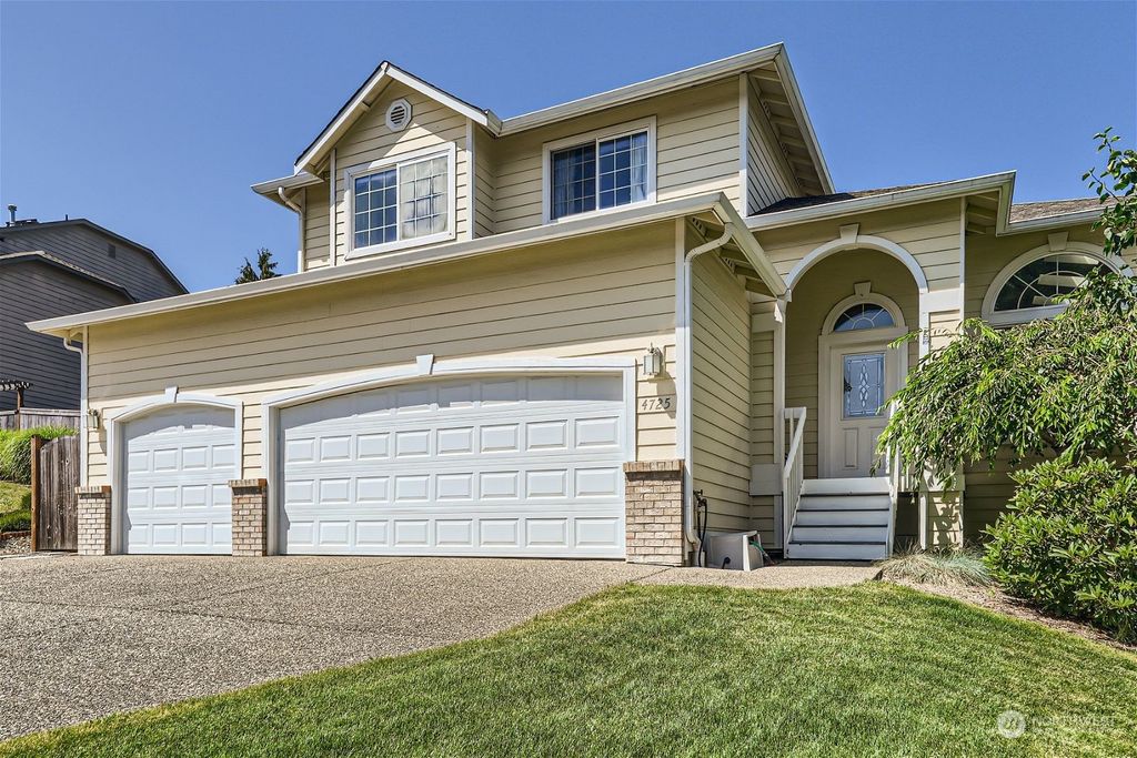 Photo of 4725 118th Place SE, Everett, WA 98208 (MLS # 2264596)