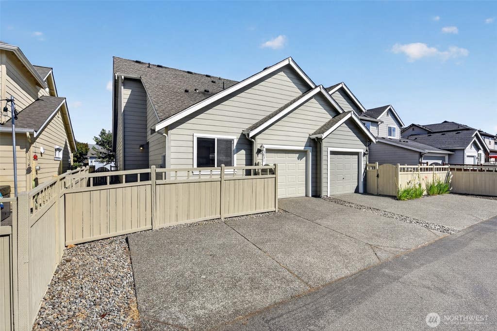 Photo of 5831 Pennsylvania Street SE, Lacey, WA 98513 (MLS # 2562884)
