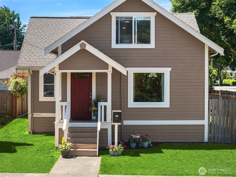 Photo of 251 Meadow Avenue N, Renton, WA 98057 (MLS # 2540130)