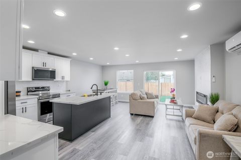 301 107th Street S Unit 1, Tacoma, WA 98444 - MLS#: 2337984