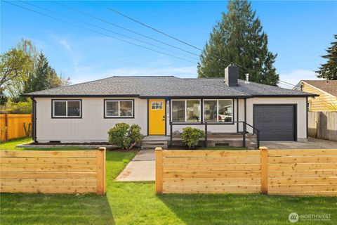 Photo of 1308 18th Street NW, Puyallup, WA 98371 (MLS # 2506488)