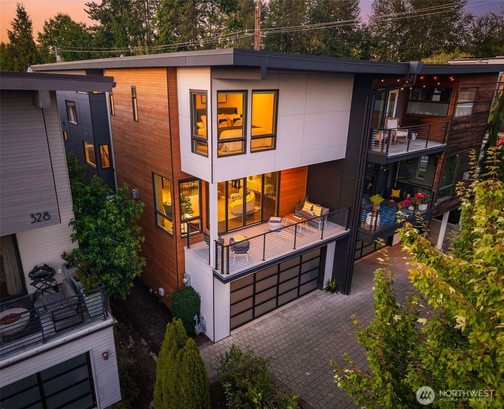 Photo of 332 10th Avenue S, Kirkland, WA 98033 (MLS # 2438796)
