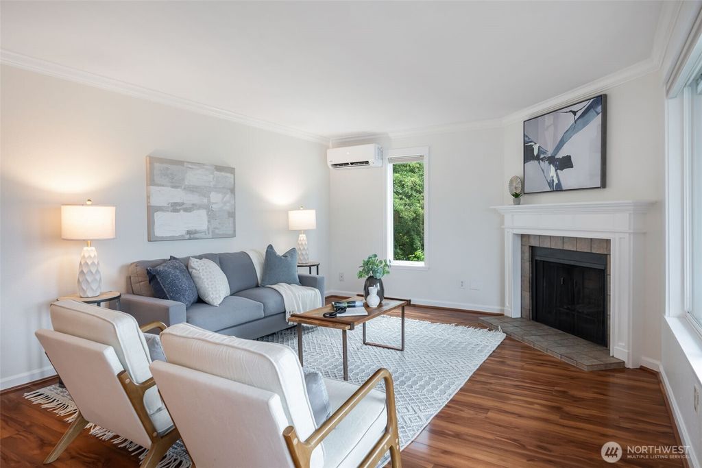 Photo of 10110 NE 60th Street #101, Kirkland, WA 98033 (MLS # 2534175)