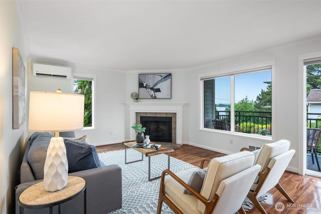 Photo of 10110 NE 60th Street #101, Kirkland, WA 98033 (MLS # 2534175)