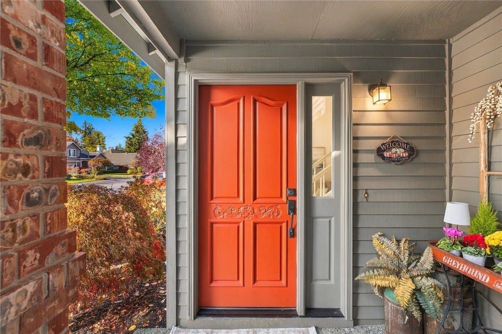 Photo of 25722 Lake Wilderness Country Club Drive, Maple Valley, WA 98038 (MLS # 2598275)