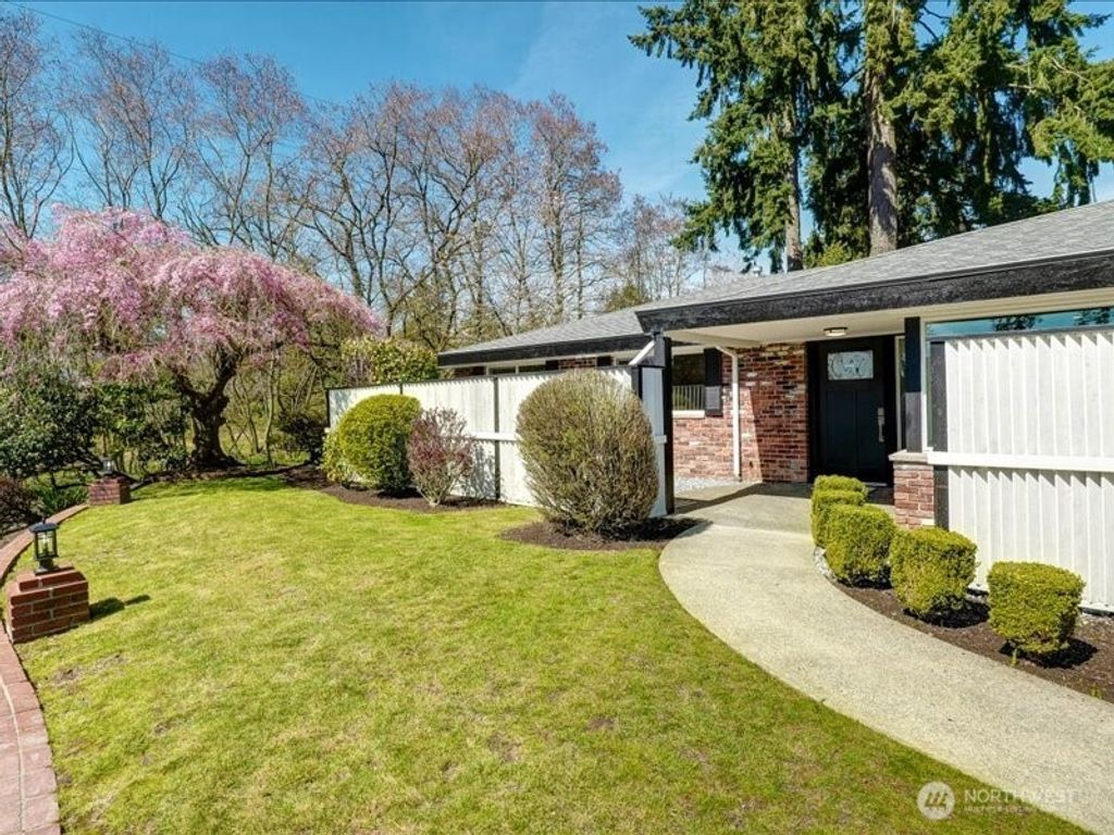 Photo of 12404 SE 26th Place, Bellevue, WA 98005 (MLS # 2502699)