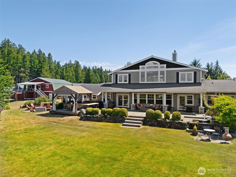 1254 NE Raspberry Ridge Lane