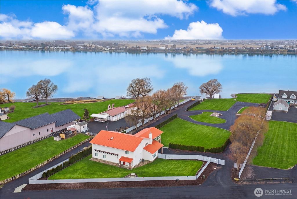 Photo of 3062 Wildgoose rd NE Rd, Moses Lake, WA 98837 (MLS # 2482163)