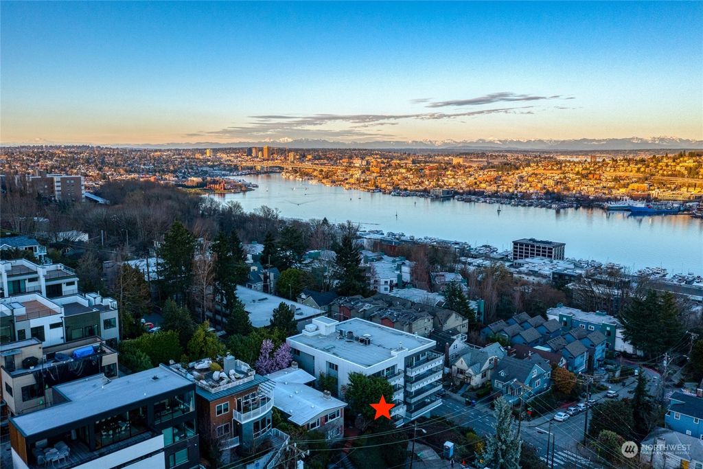 Photo of 520 Galer Street #201, Seattle, WA 98109 (MLS # 2054404)
