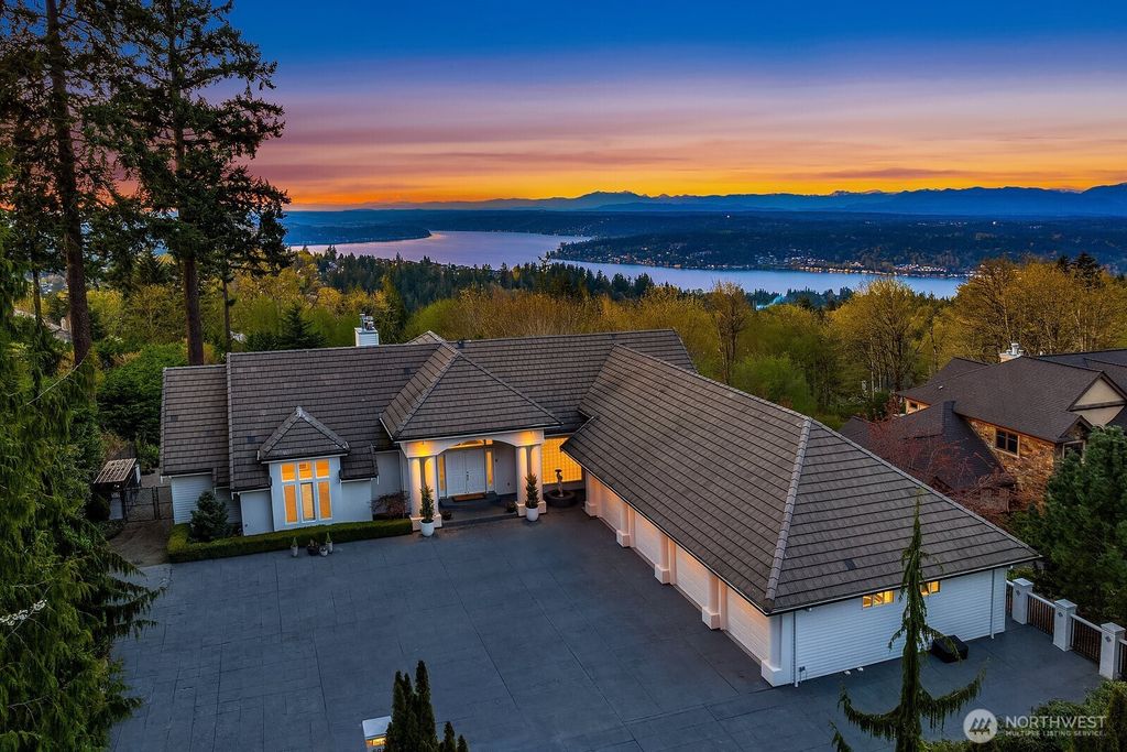 Photo of 5918 173rd Lane SE, Bellevue, WA 98006 (MLS # 2360668)